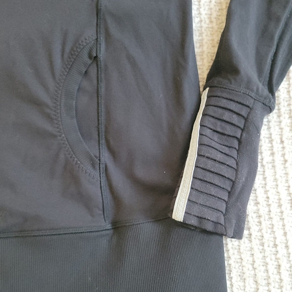 LULULEMON 4 - Picture 4 of 9